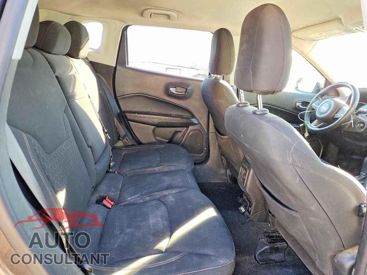 JEEP COMPASS 2018 - 3C4NJDAB1JT282437