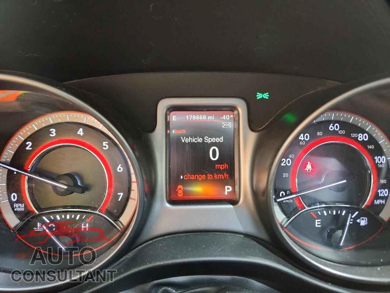 DODGE JOURNEY 2017 - 3C4PDCGG8HT555526