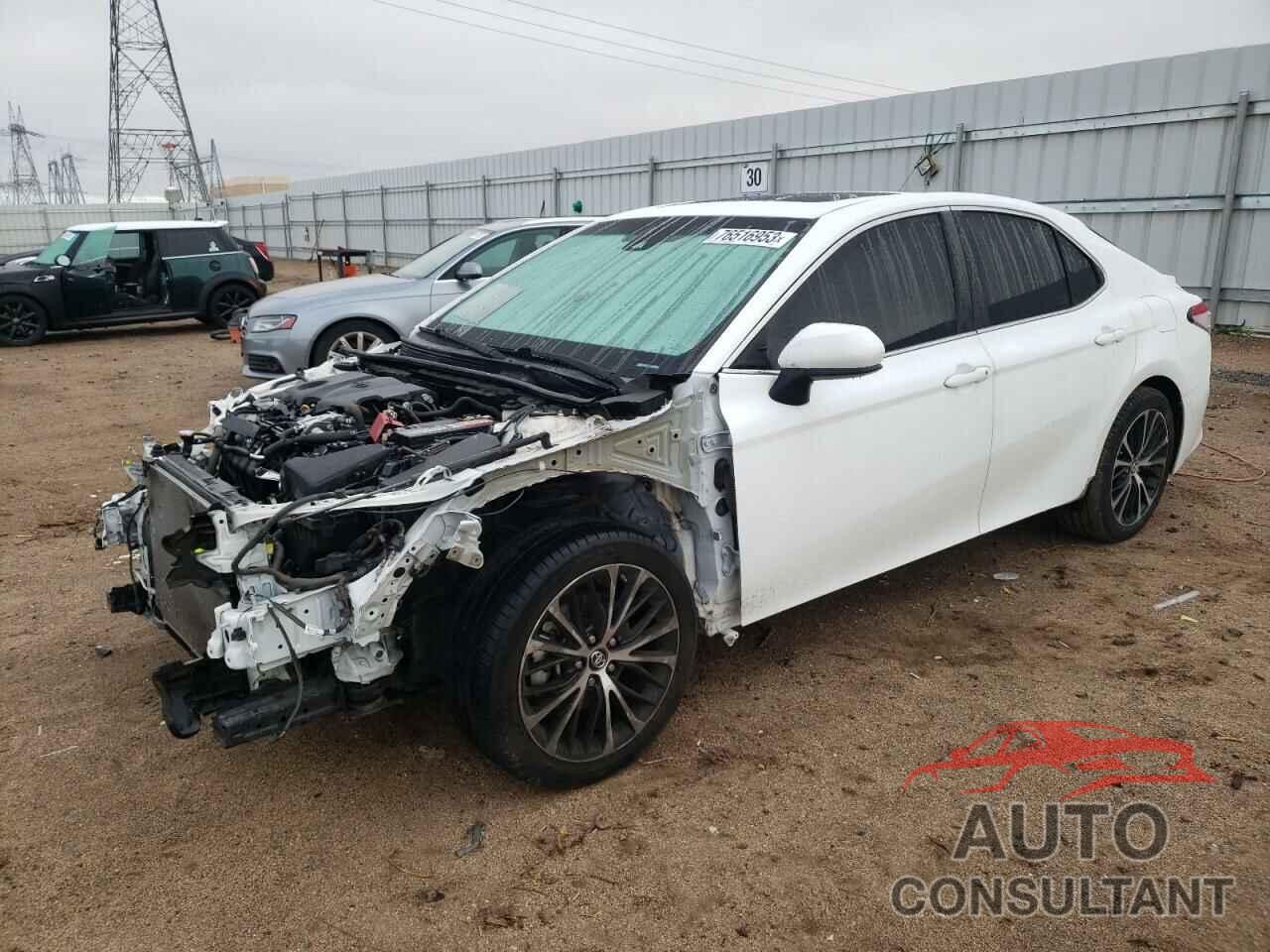 TOYOTA CAMRY 2018 - 4T1B11HK5JU608801