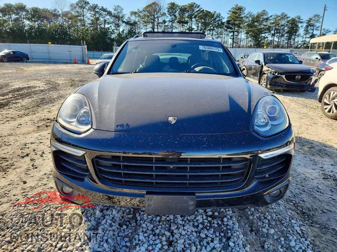 PORSCHE CAYENNE 2018 - WP1AA2A21JKA07489