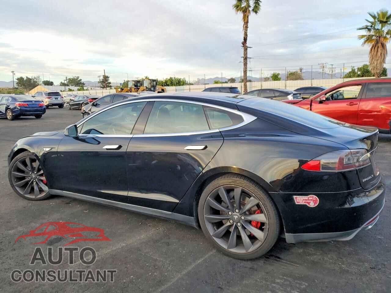 TESLA MODEL S 2014 - 5YJSA1H17EFP35530