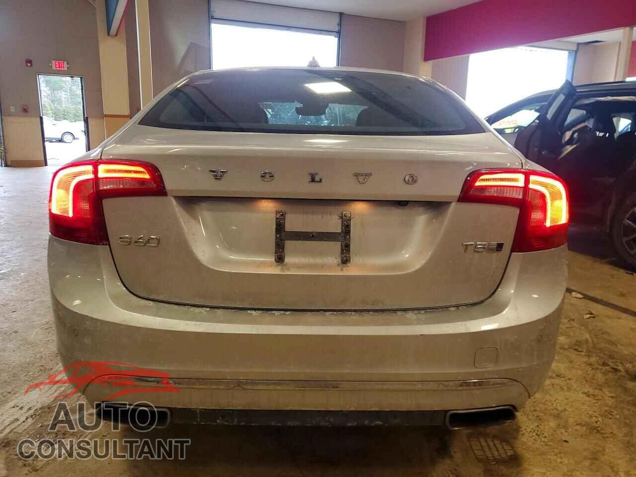 VOLVO S60 2017 - LYV402TK7HB196088