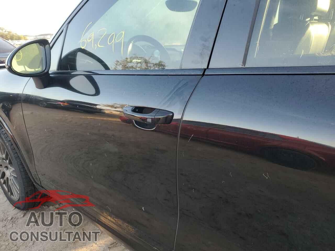PORSCHE CAYENNE 2018 - WP1AA2A22JKA05590