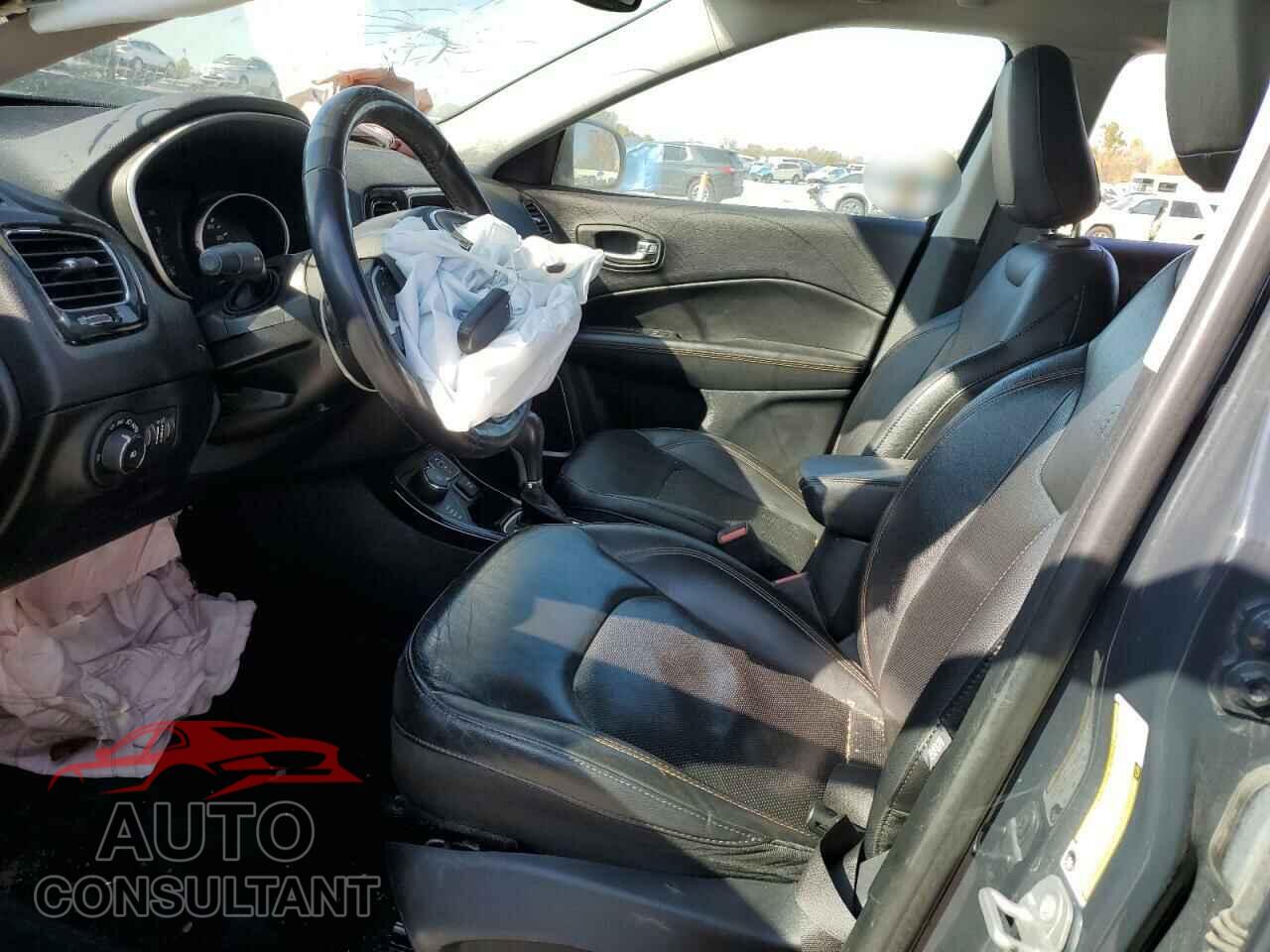 JEEP COMPASS 2018 - 3C4NJDCB2JT360141