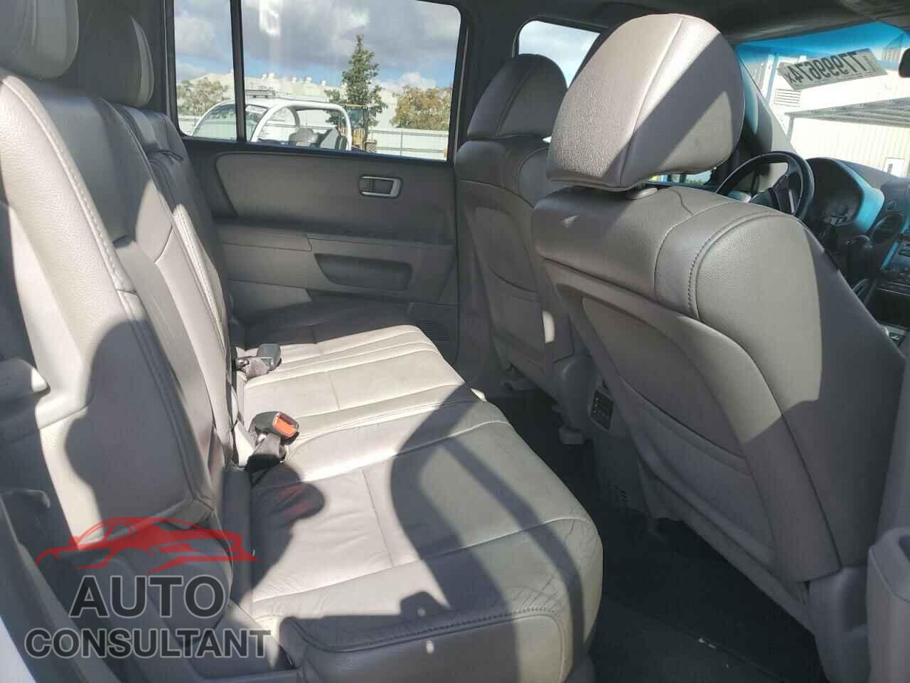 HONDA PILOT 2013 - 5FNYF3H63DB009763