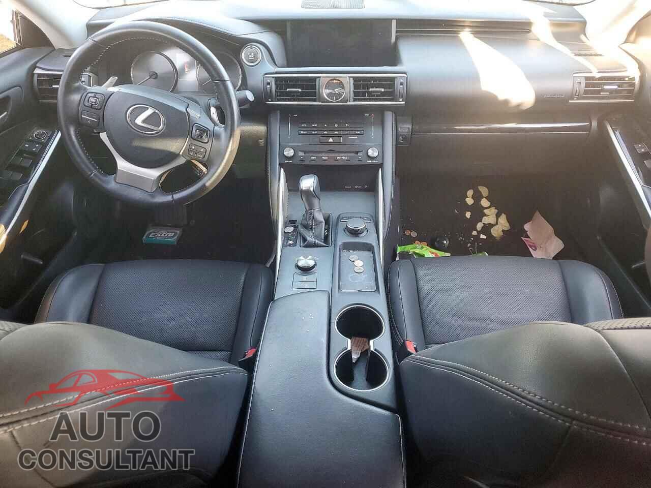 LEXUS IS 2018 - JTHBA1D26J5072119