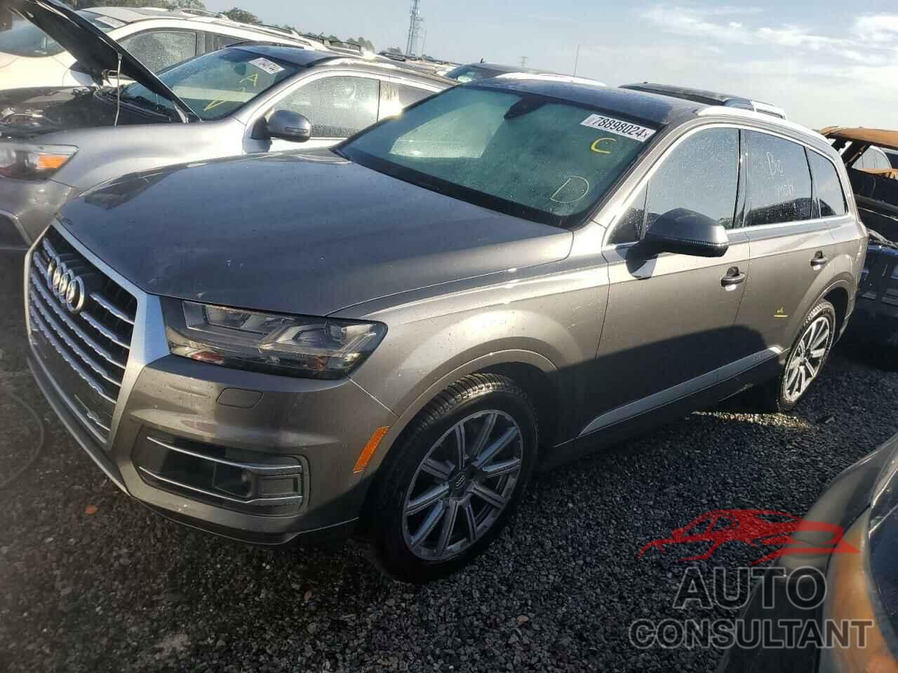 AUDI Q7 2018 - WA1VAAF77JD040688