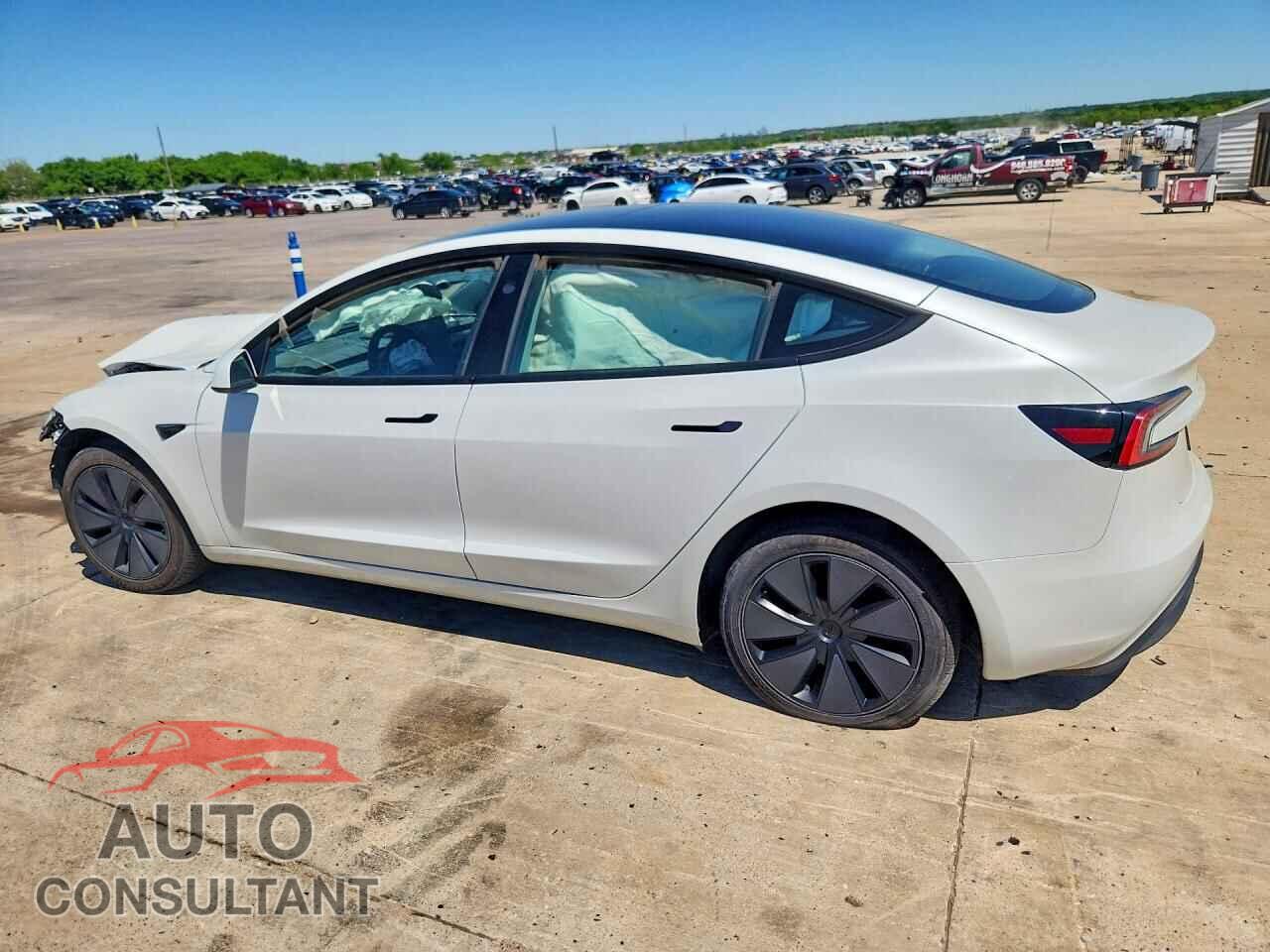TESLA MODEL 3 2025 - 5YJ3E1EA5SF042626