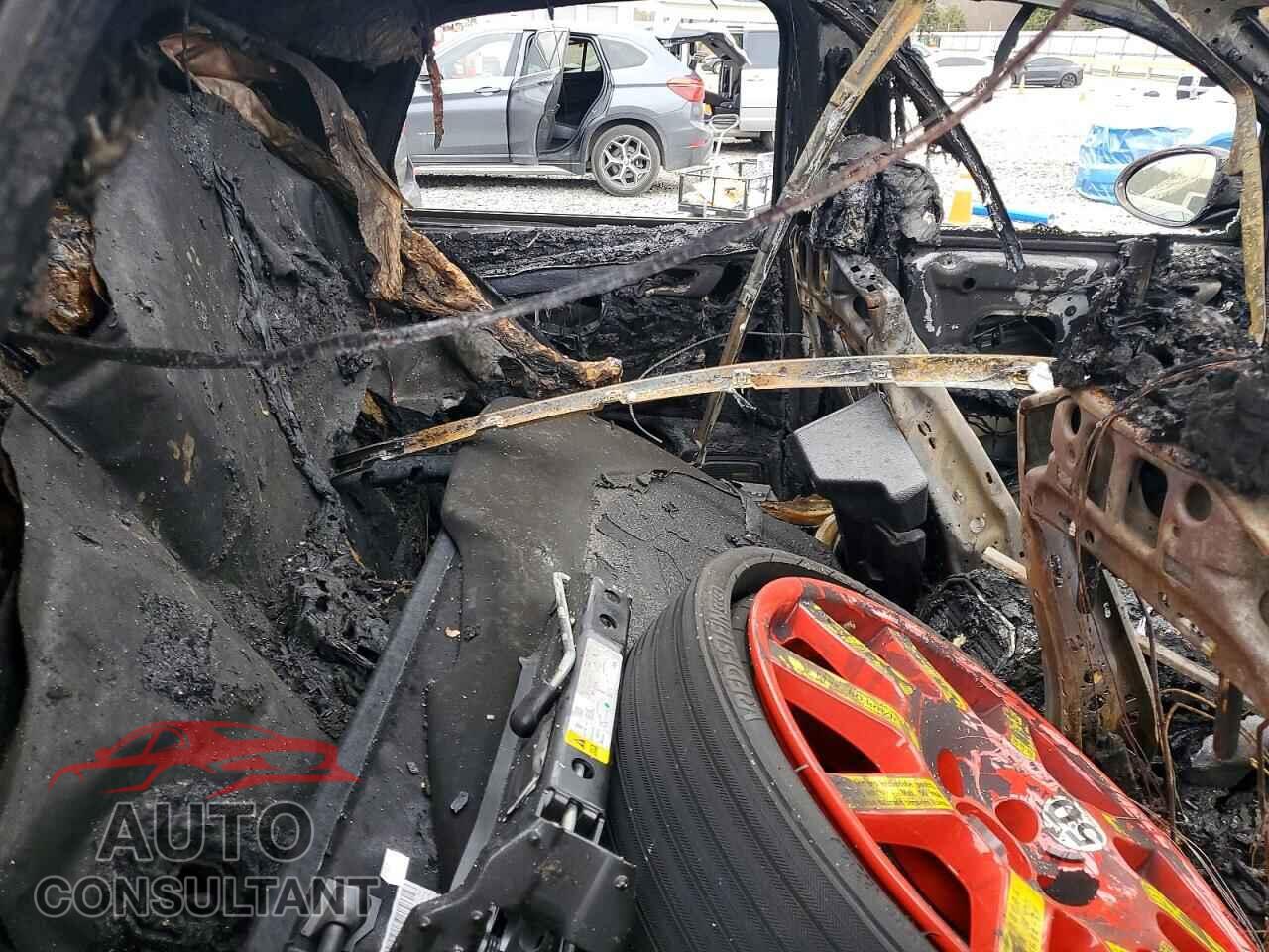 PORSCHE MACAN 2017 - WP1AA2A52HLB01492