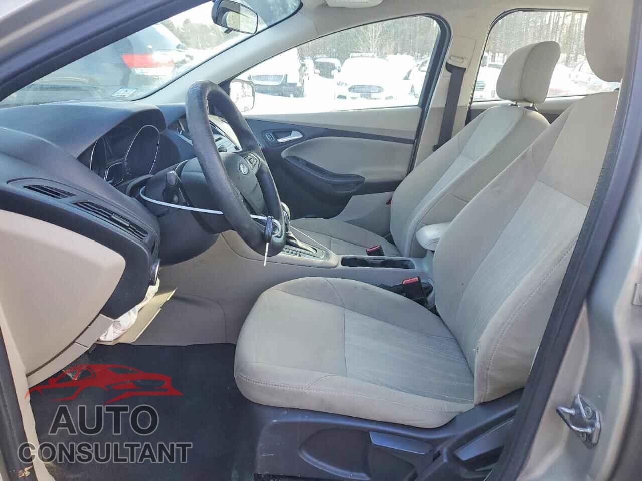 FORD FOCUS 2015 - 1FADP3F24FL371893
