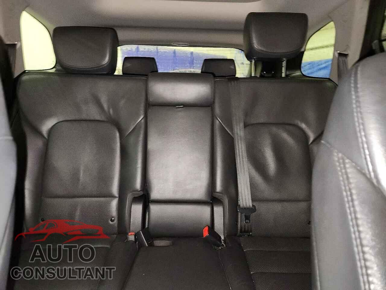 HYUNDAI SANTA FE 2017 - KM8SNDHF3HU210375