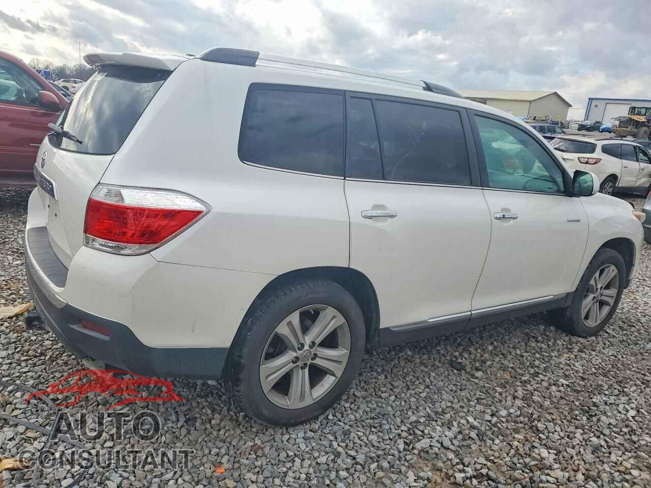 TOYOTA HIGHLANDER 2013 - 5TDYK3EH8DS123948