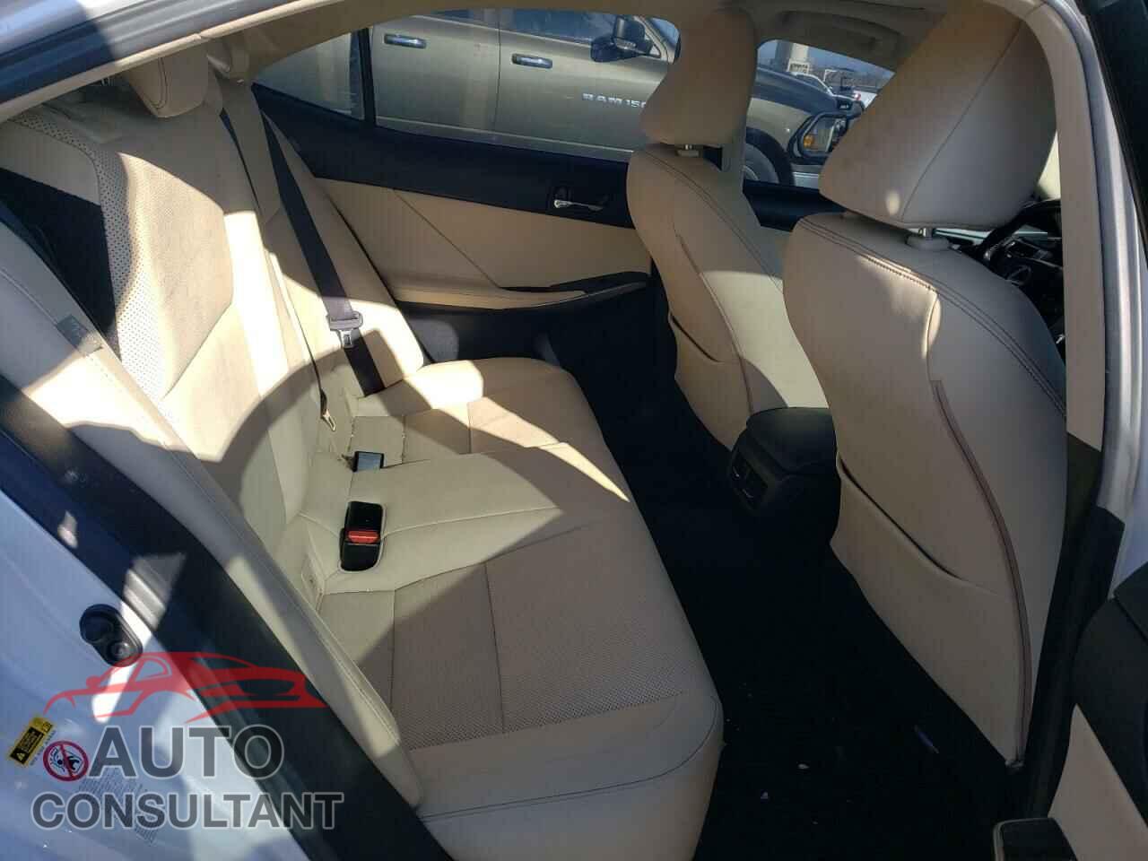 LEXUS IS 2016 - JTHBA1D23G5016843