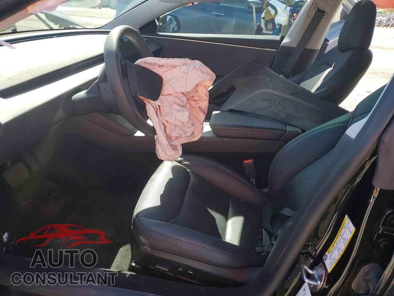 TESLA MODEL 3 2024 - 5YJ3E1EA5RF842935