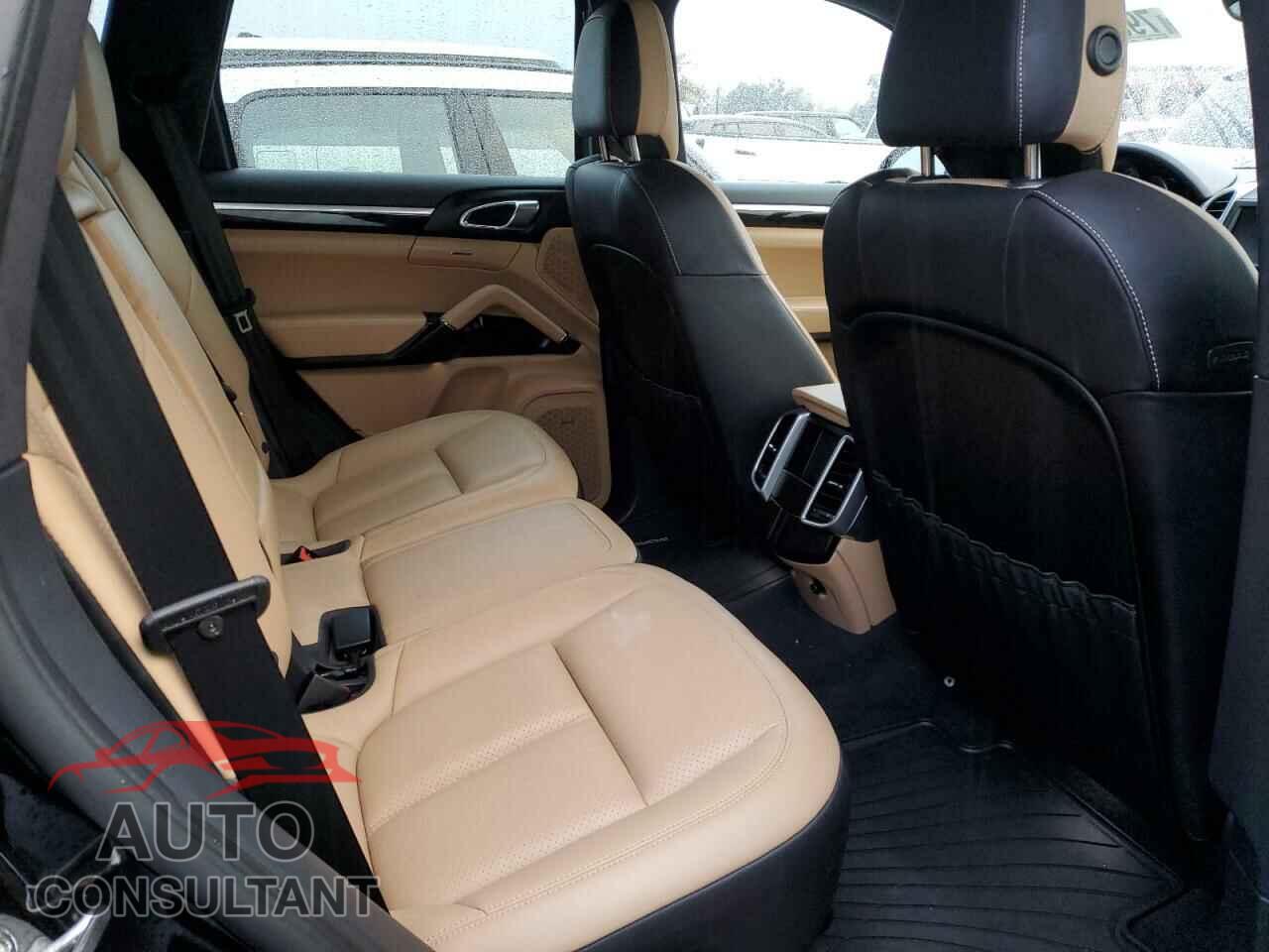 PORSCHE CAYENNE 2016 - WP1AA2A20GKA12434