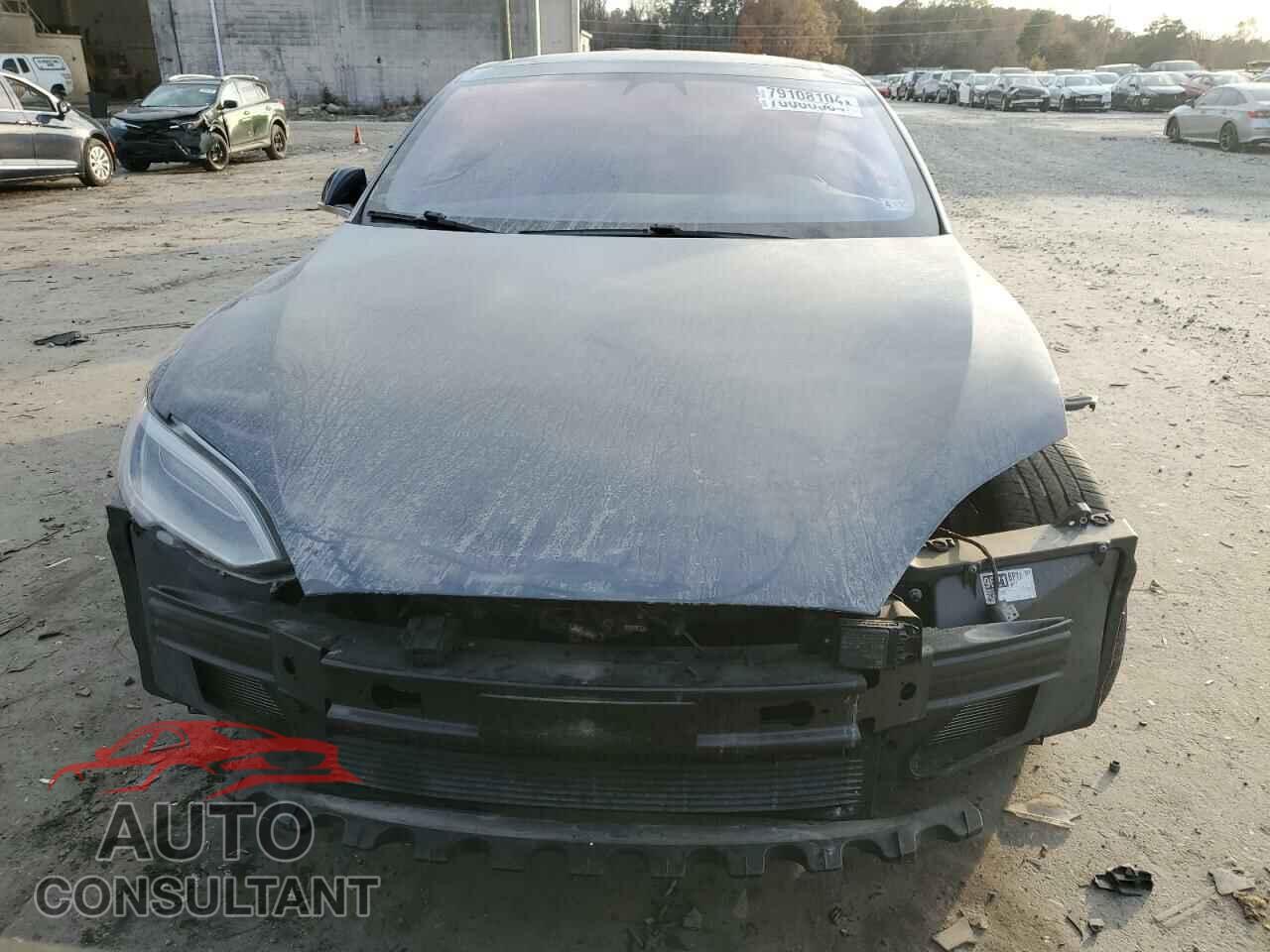 TESLA MODEL S 2018 - 5YJSA1E21JF258147