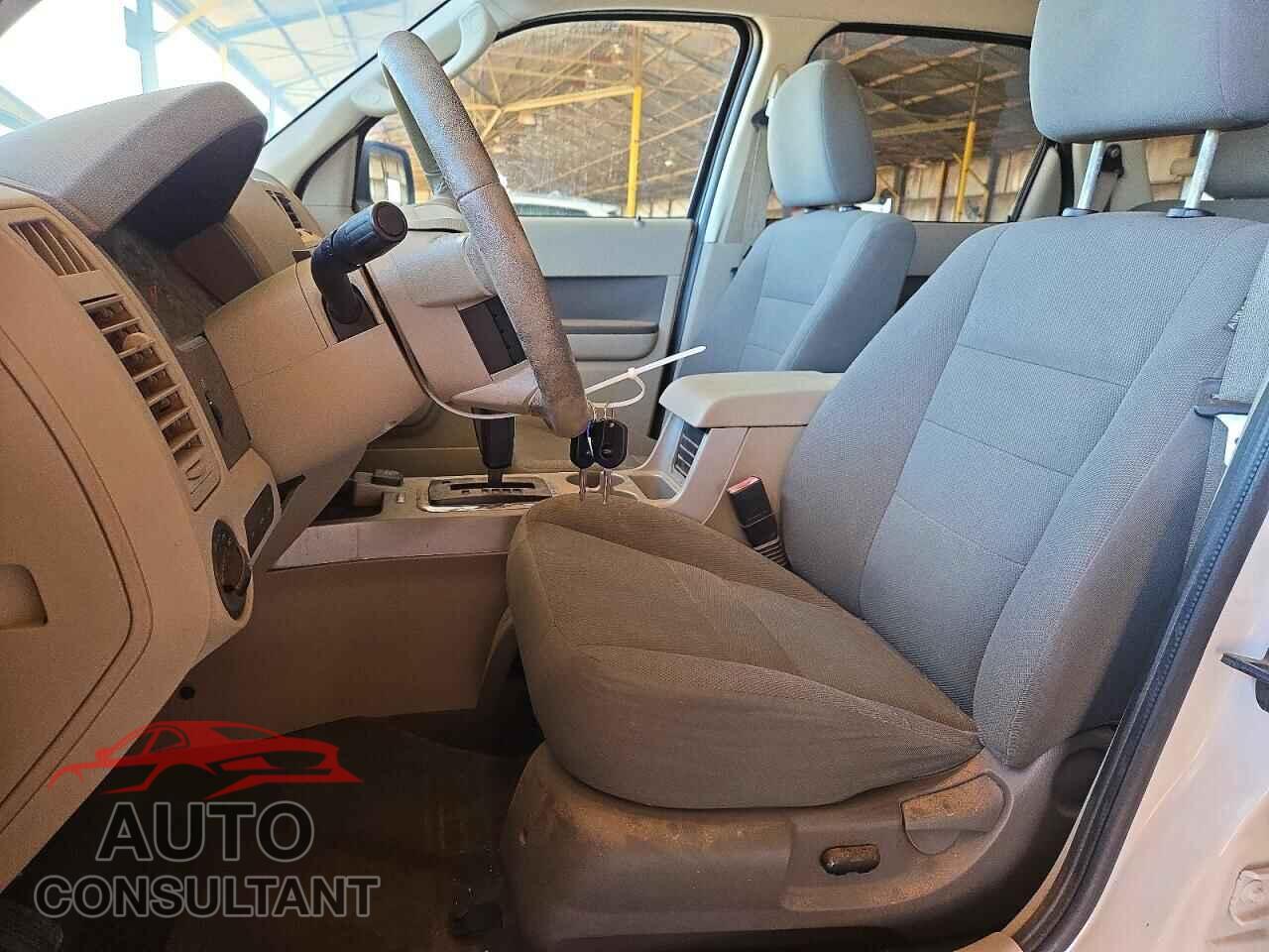 FORD ESCAPE 2009 - 1FMCU49339KA70045