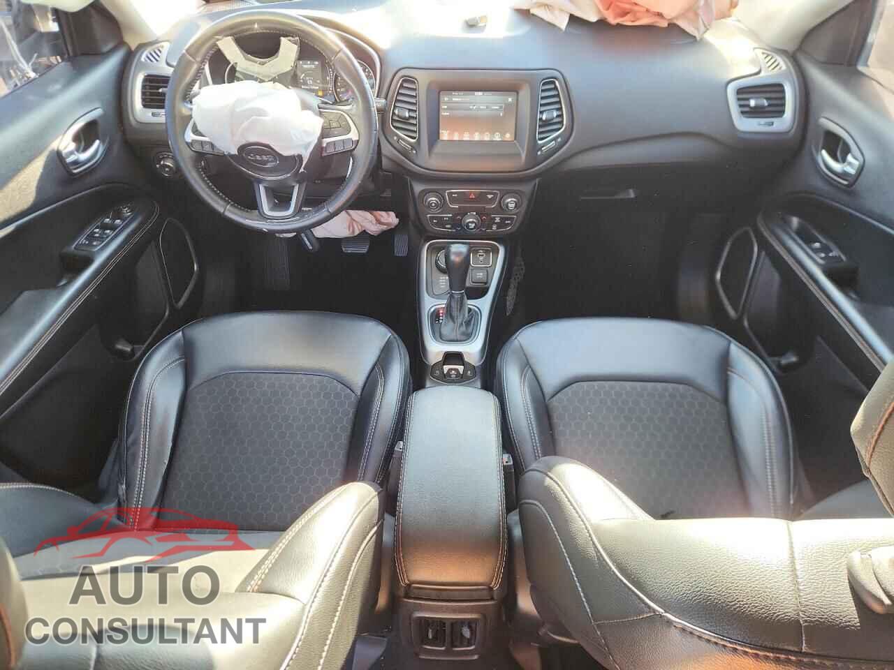 JEEP COMPASS 2019 - 3C4NJDBB4KT813159