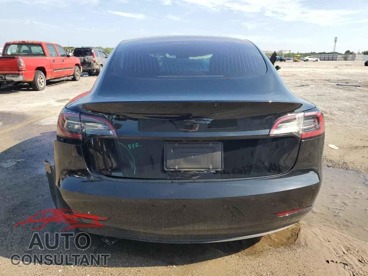 TESLA MODEL 3 2018 - 5YJ3E1EA3JF044745