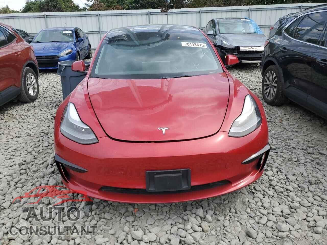 TESLA MODEL 3 2022 - 5YJ3E1EA9NF190136