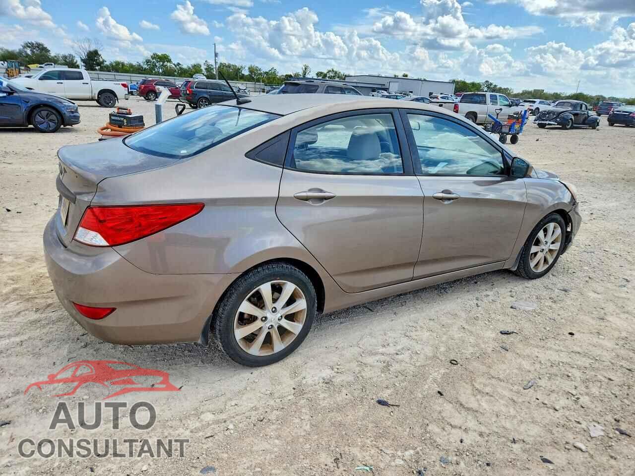 HYUNDAI ACCENT 2012 - KMHCU4AE5CU098440