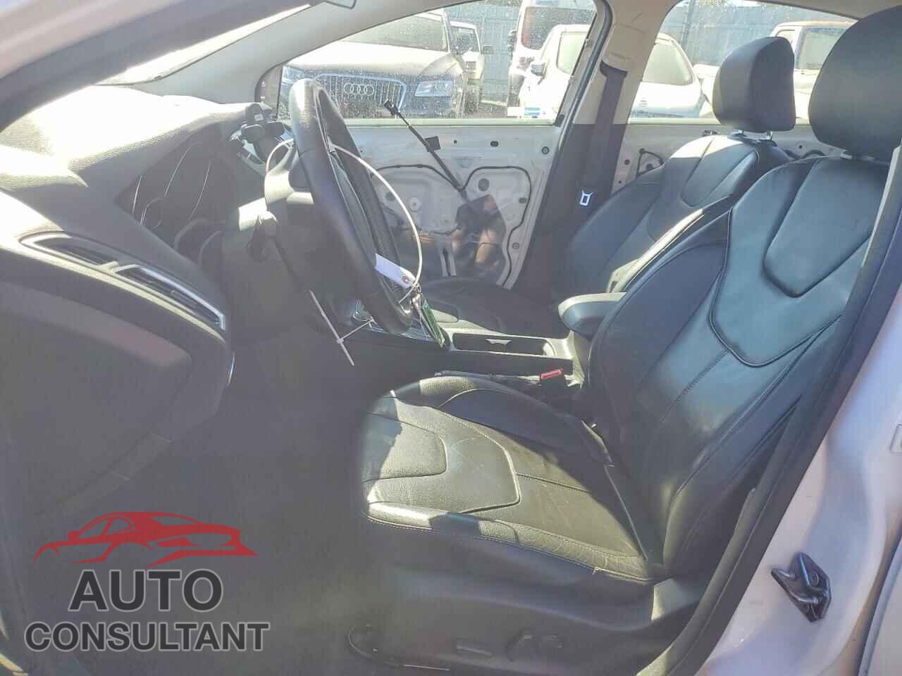 FORD FOCUS 2015 - 1FADP3N26FL387126
