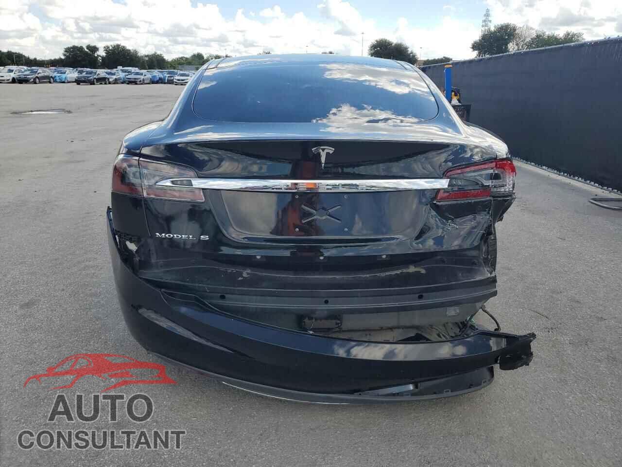 TESLA MODEL S 2015 - 5YJSA1E23FF115952