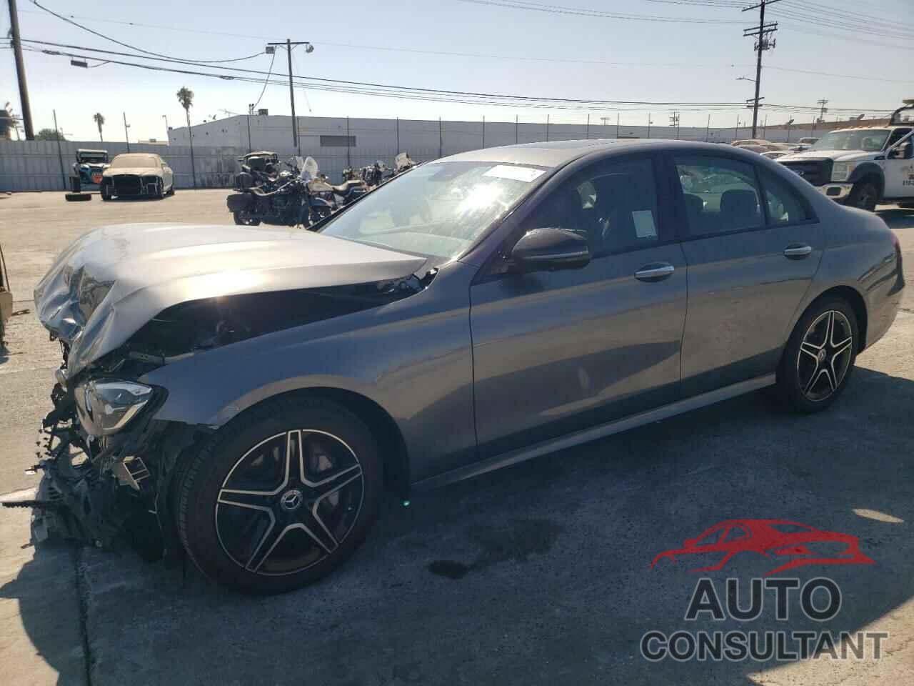 MERCEDES-BENZ E-CLASS 2022 - W1KZF8DB1NB081057