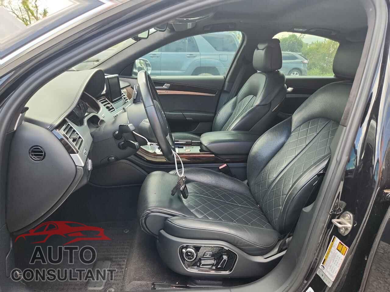 AUDI S8 2013 - WAUD2AFD4DN009950