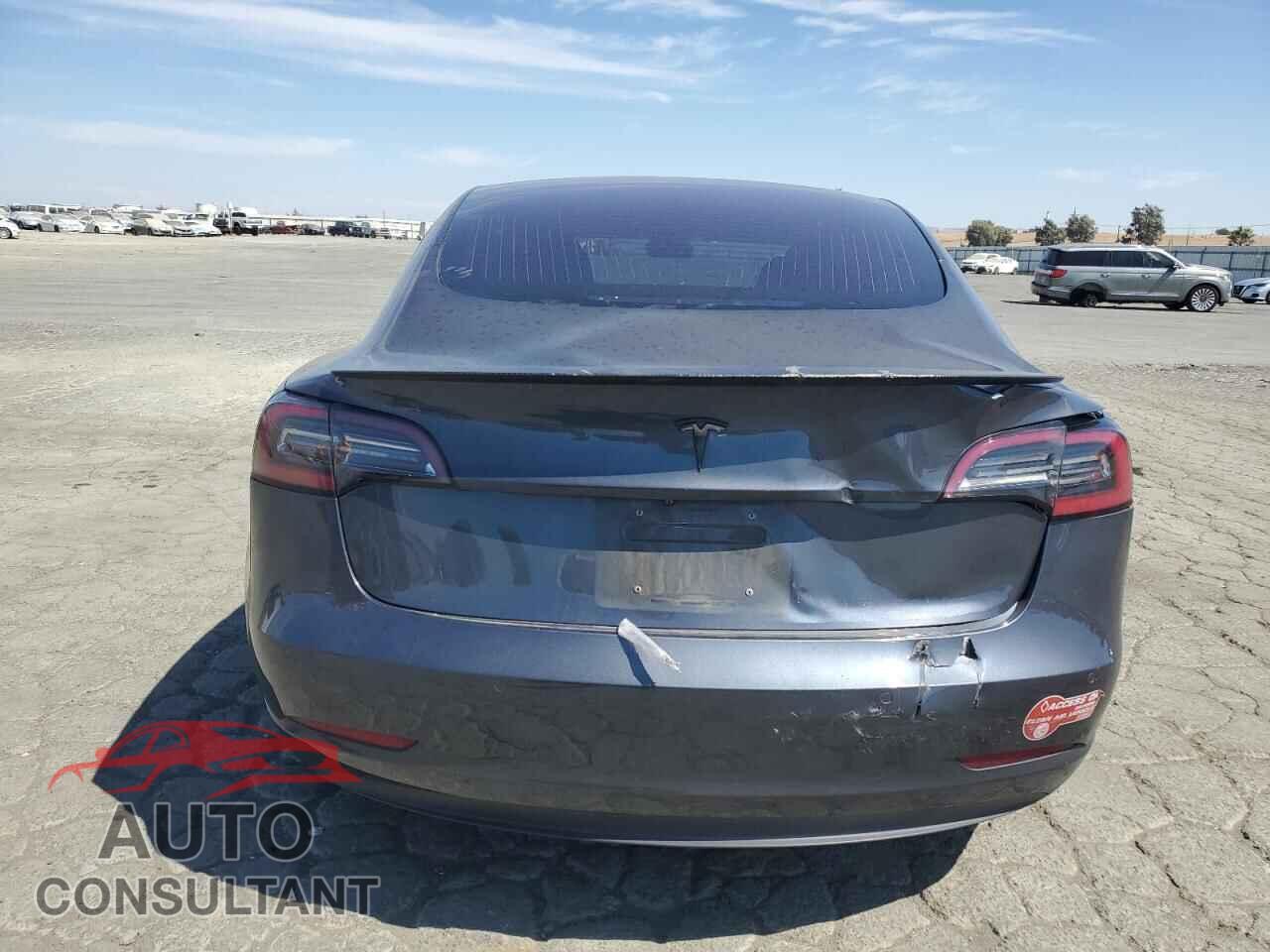 TESLA MODEL 3 2018 - 5YJ3E1EA9JF020028