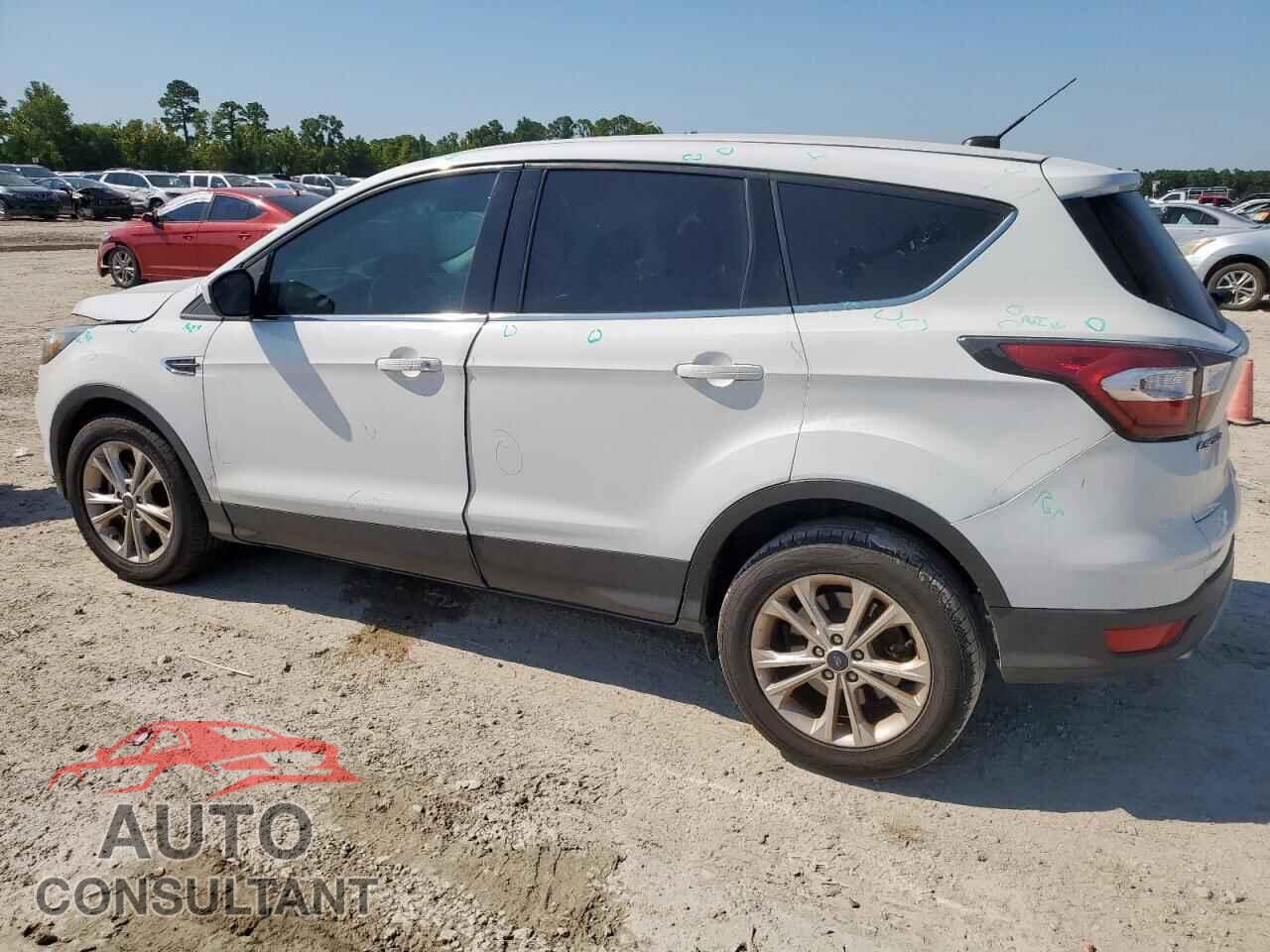 FORD ESCAPE 2017 - 1FMCU0G92HUB31226