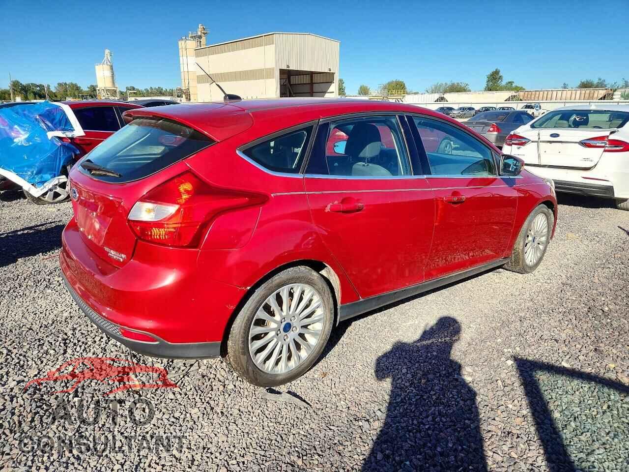 FORD FOCUS 2012 - 1FAHP3N29CL477075