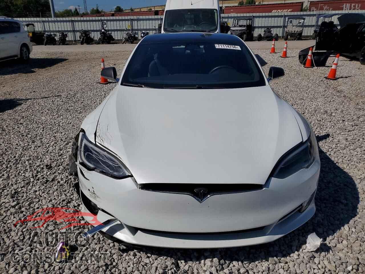 TESLA MODEL S 2018 - 5YJSA1E28JF277147
