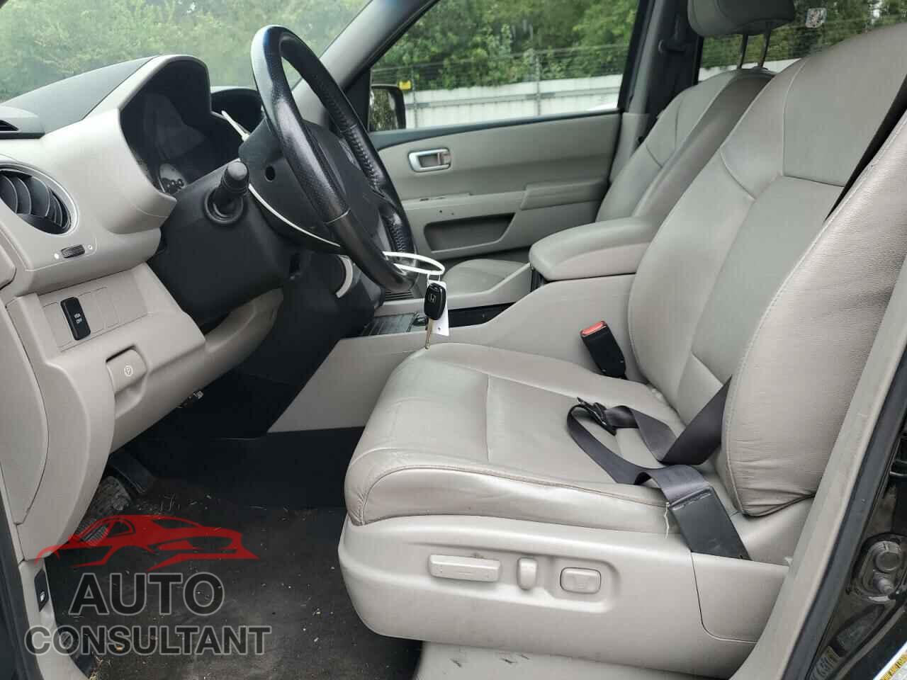 HONDA PILOT 2011 - 5FNYF4H51BB001199