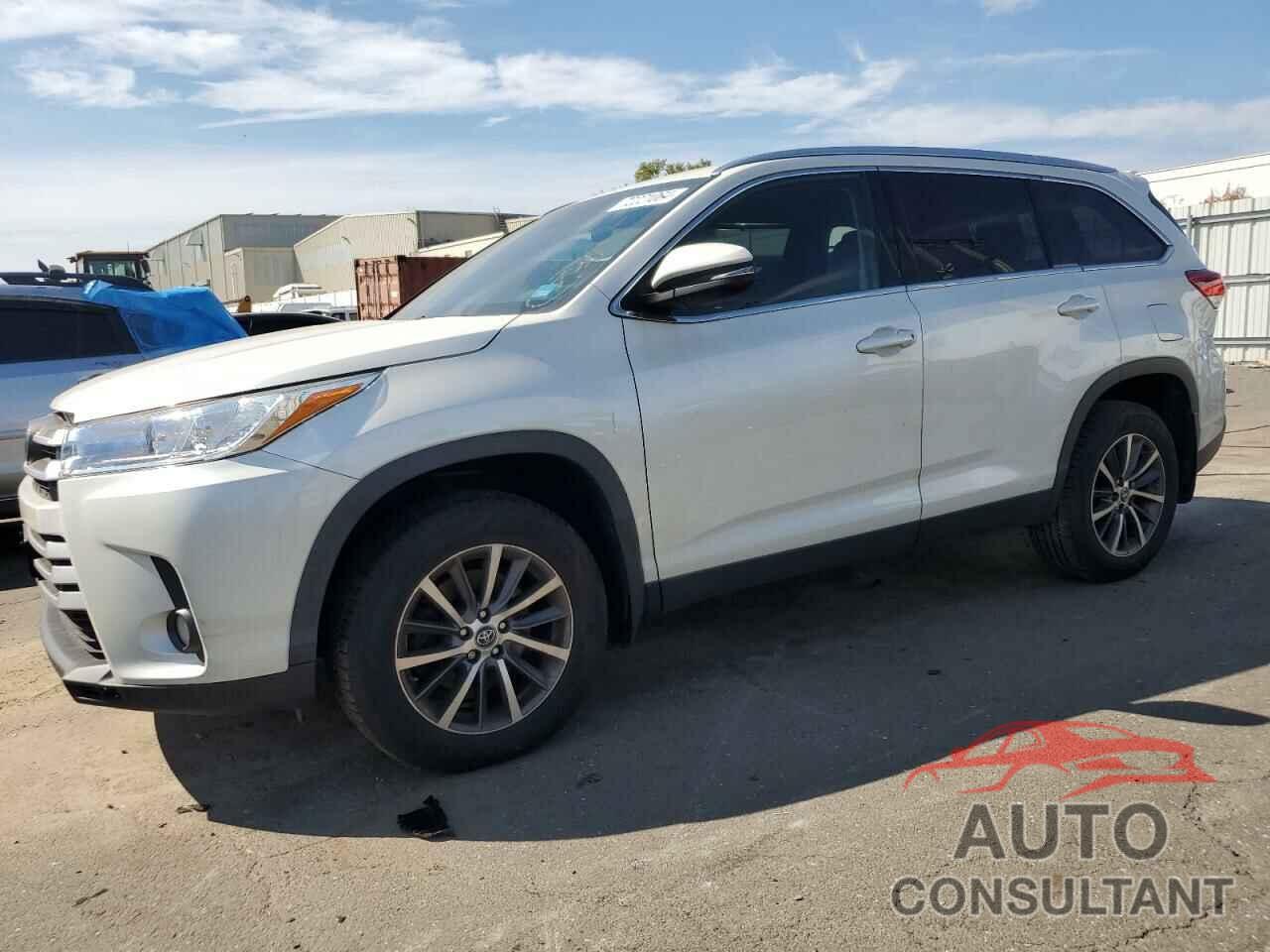 TOYOTA HIGHLANDER 2019 - 5TDJZRFH0KS714304