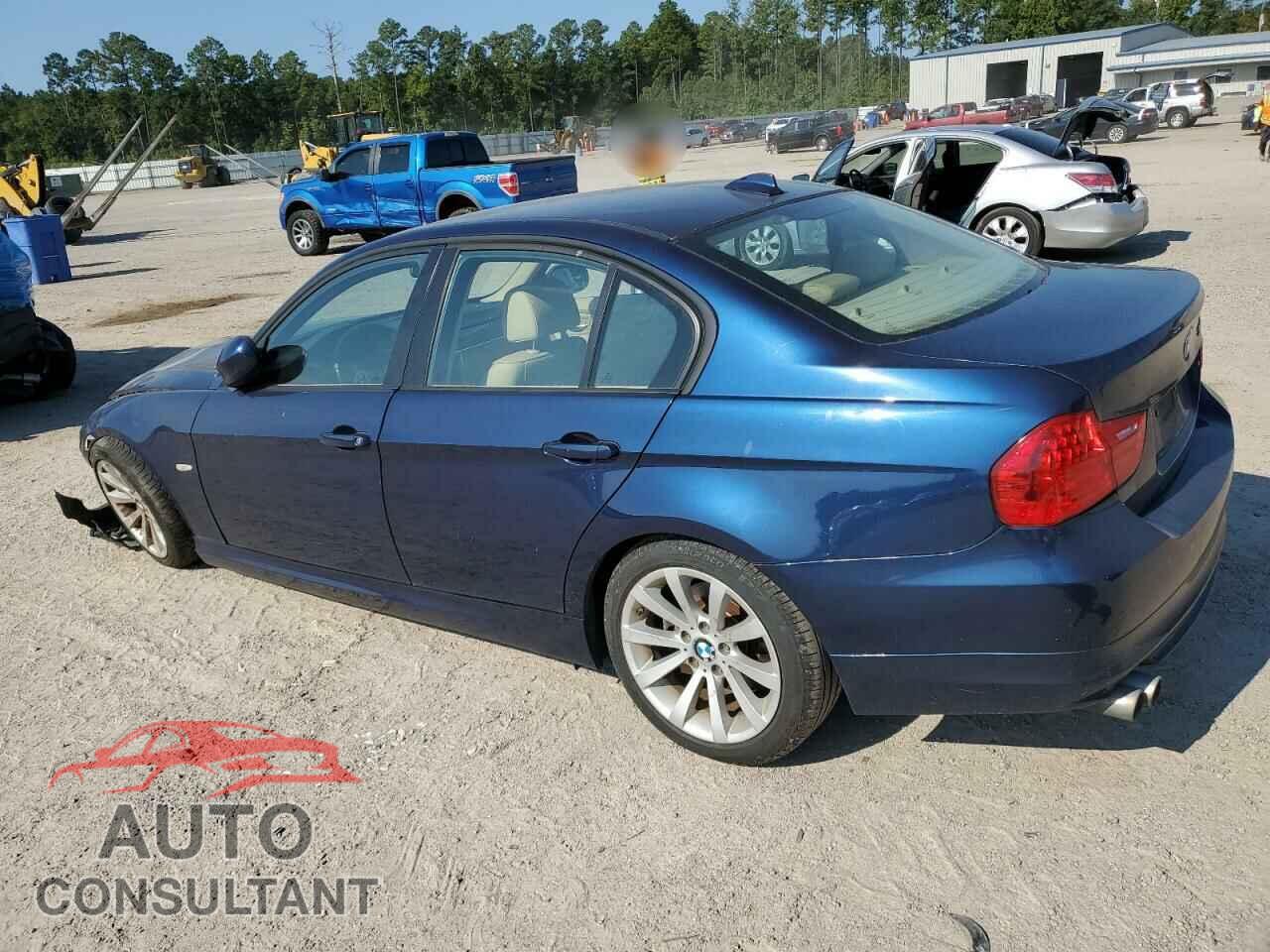 BMW 3 SERIES 2011 - WBAPH7C50BE723812