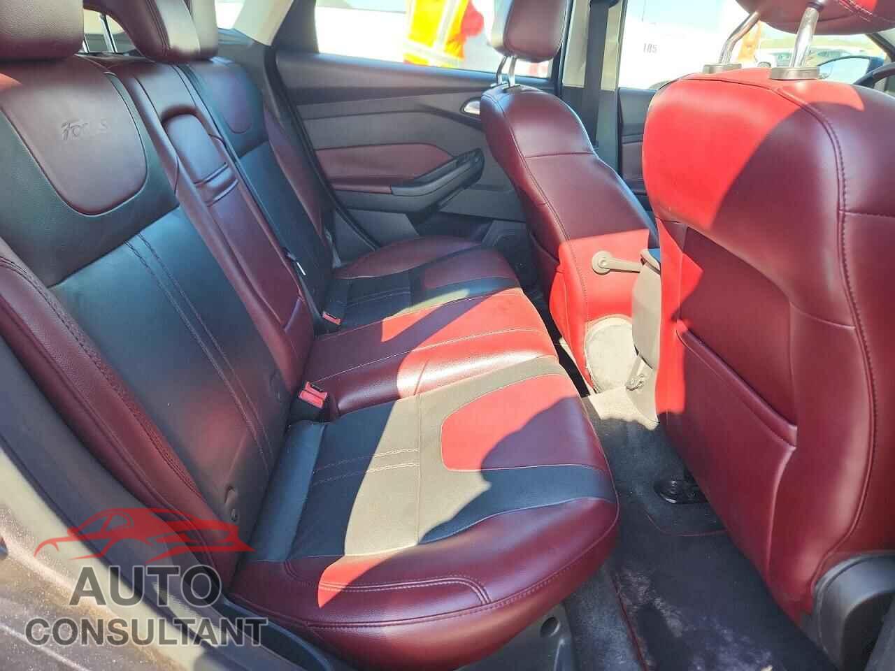 FORD FOCUS 2012 - 1FAHP3N21CL195464