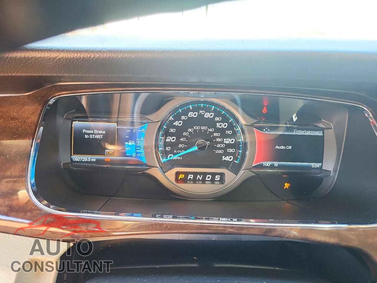 FORD TAURUS 2018 - 1FAHP2F88JG101549