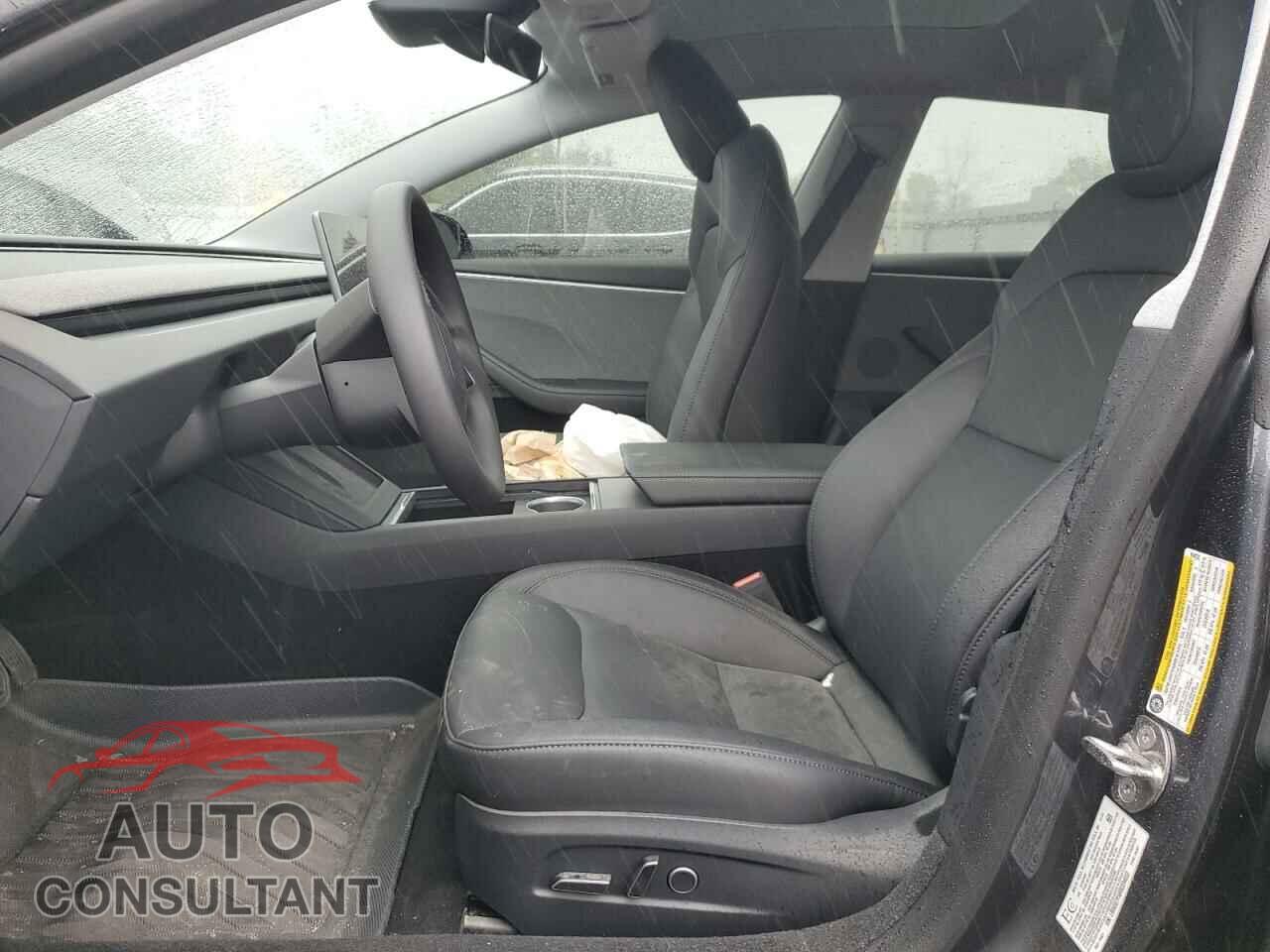 TESLA MODEL 3 2024 - LRW3E7FA8RC094032