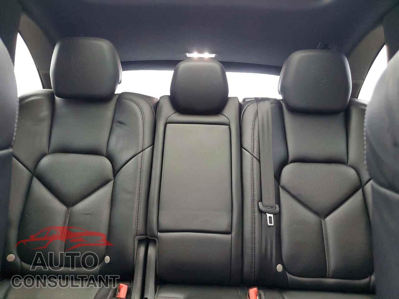 PORSCHE CAYENNE 2017 - WP1AA2A27HKA81932