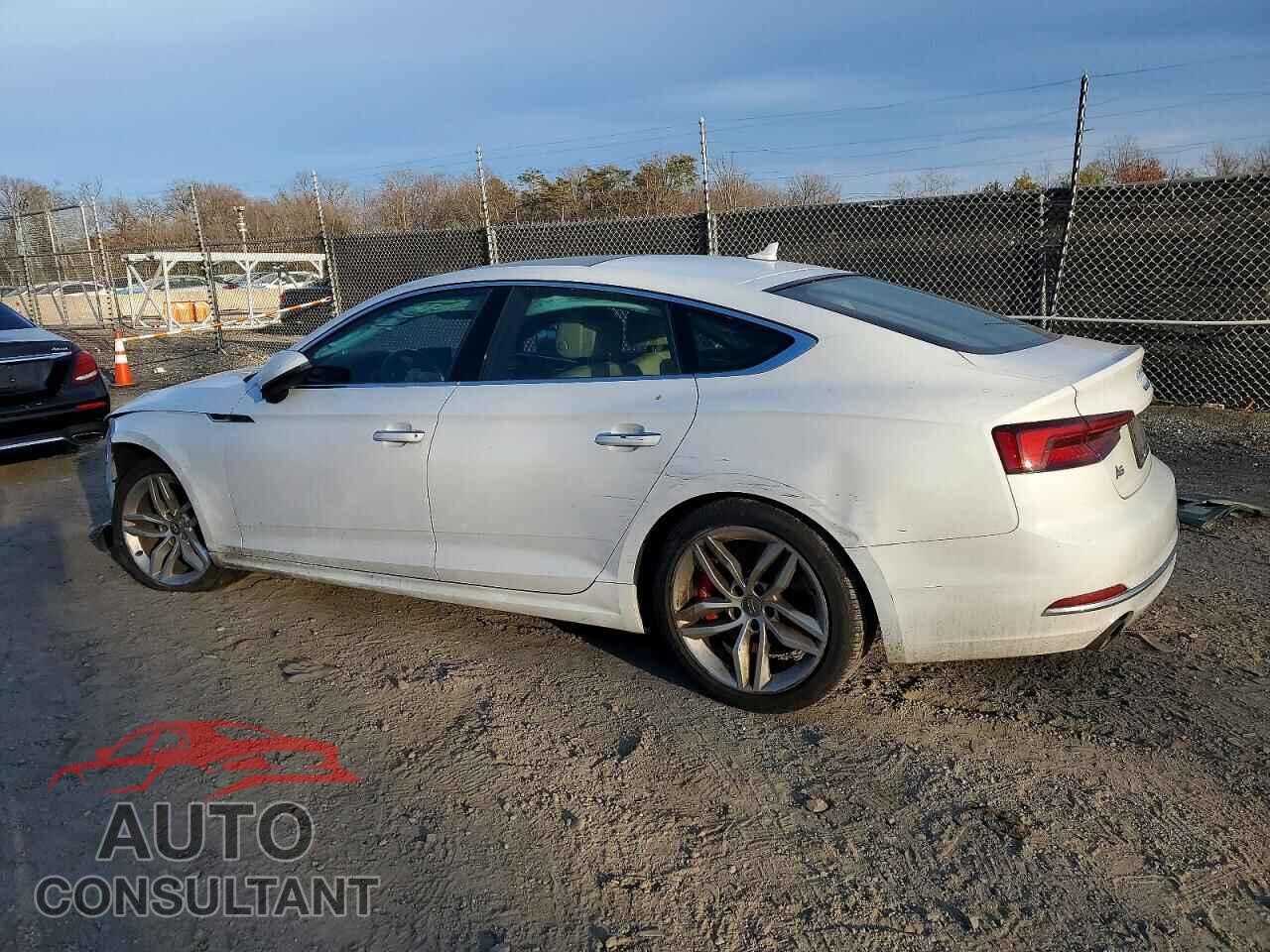 AUDI A5 2019 - WAUANCF56KA011251