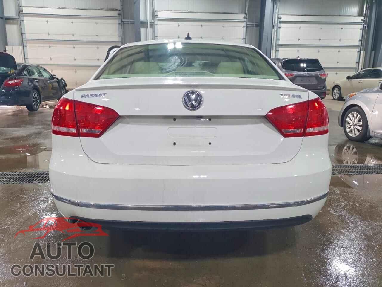 VOLKSWAGEN PASSAT 2014 - 1VWCS7A35EC001379