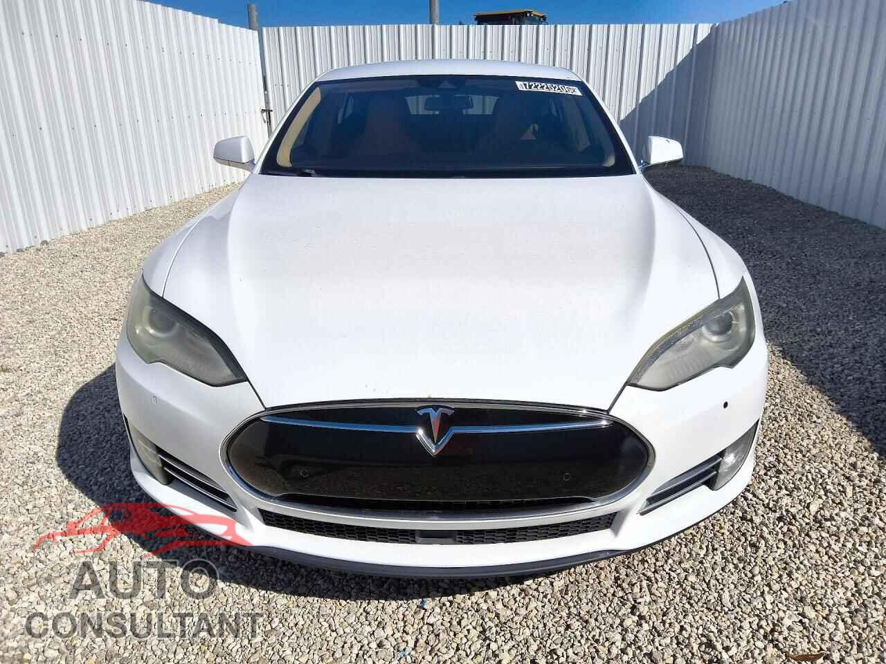 TESLA MODEL S 2015 - 5YJSA1H18FFP68876