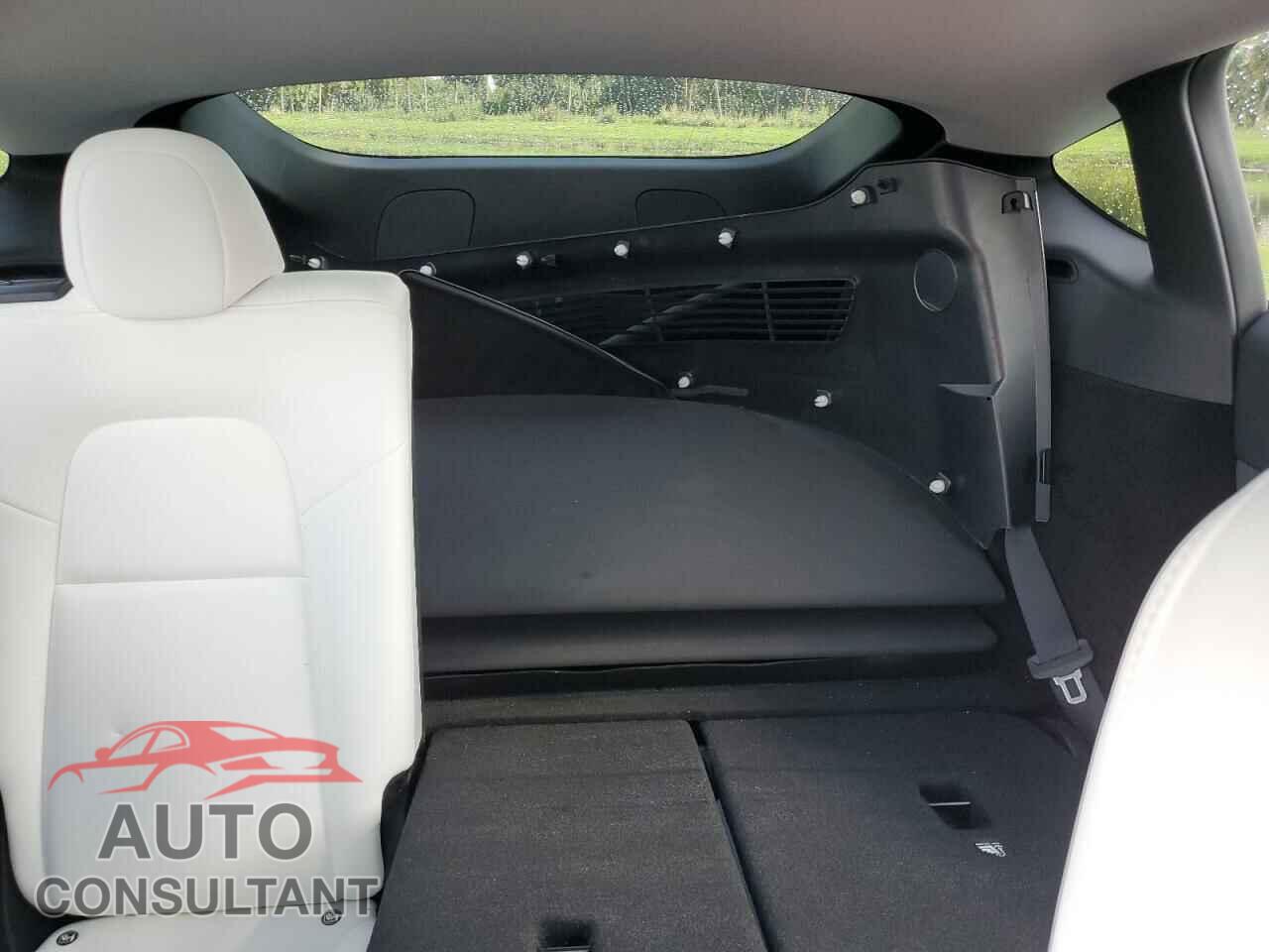TESLA MODEL Y 2024 - 7SAYGDEE4RA261012