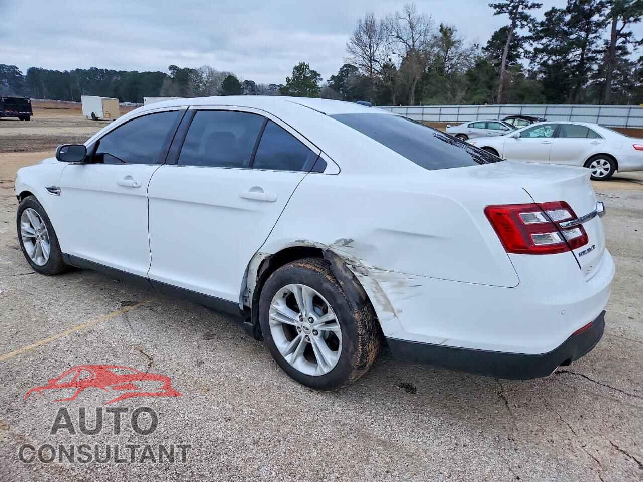 FORD TAURUS 2015 - 1FAHP2E82FG192245