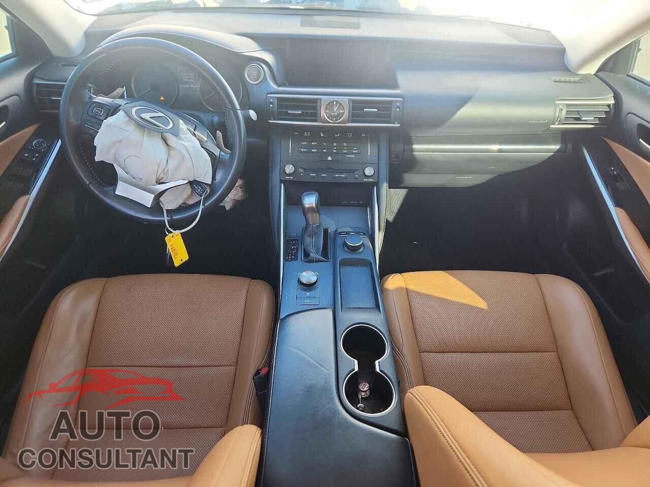 LEXUS IS 2018 - JTHBA1D2XJ5064900