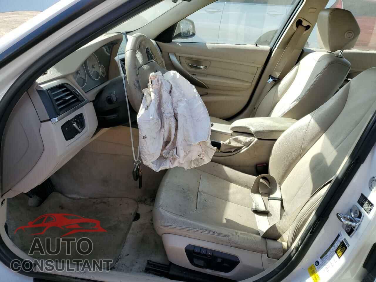 BMW 3 SERIES 2012 - WBA3A5C50CF257799