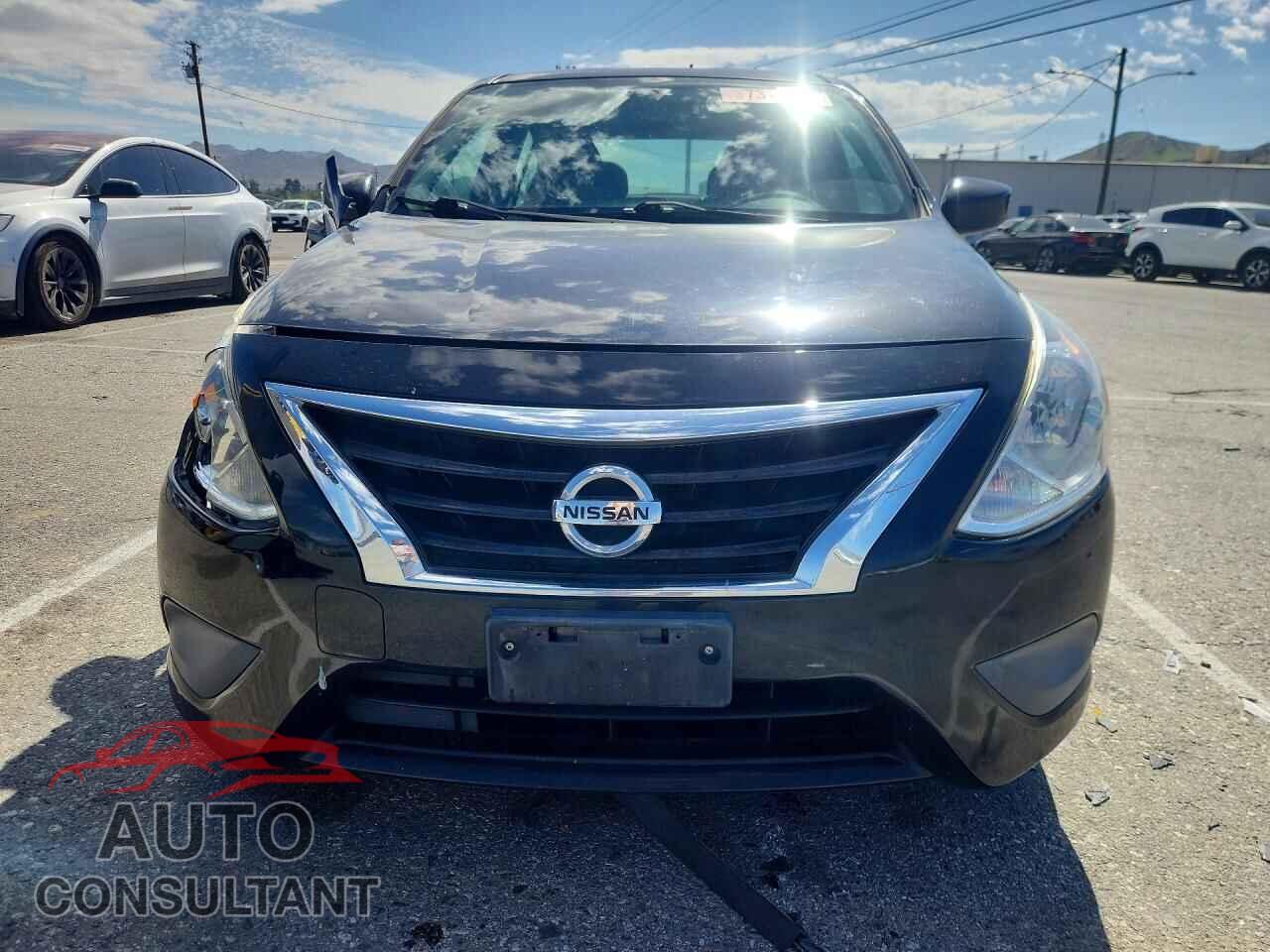 NISSAN VERSA 2017 - 3N1CN7AP3HL808847