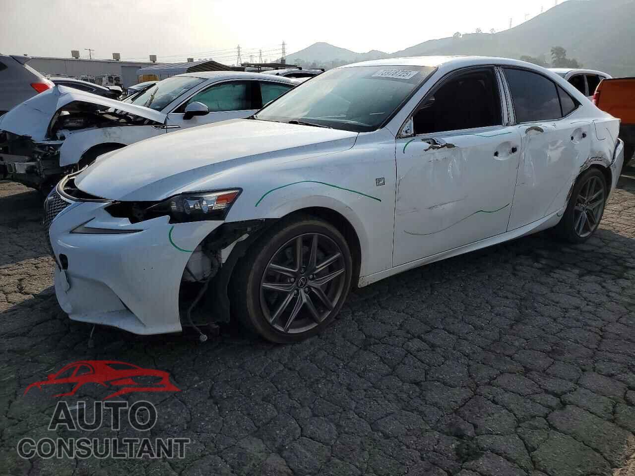 LEXUS IS 2014 - JTHBE1D29E5014323