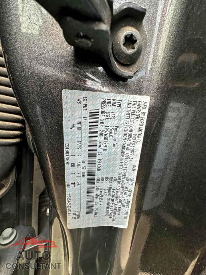 FORD FOCUS 2015 - 1FADP3E21FL374591